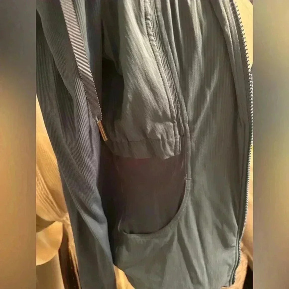 Lululemon Influx Reversible Jacket-Blue-Size 8 - Picture 6 of 14